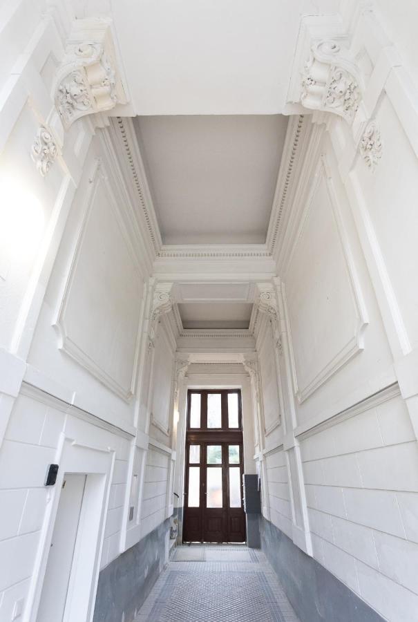 Schonbrunn Garden View Apartments Виена Екстериор снимка